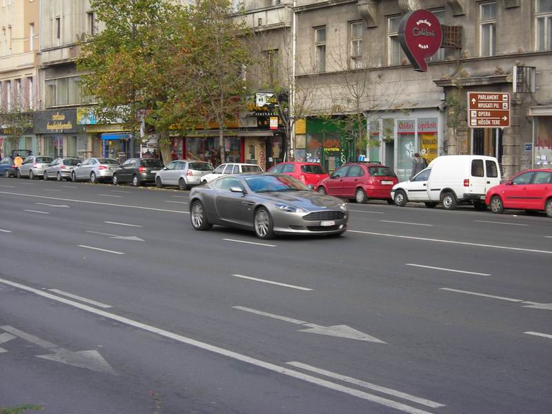 Aston Martin DB9