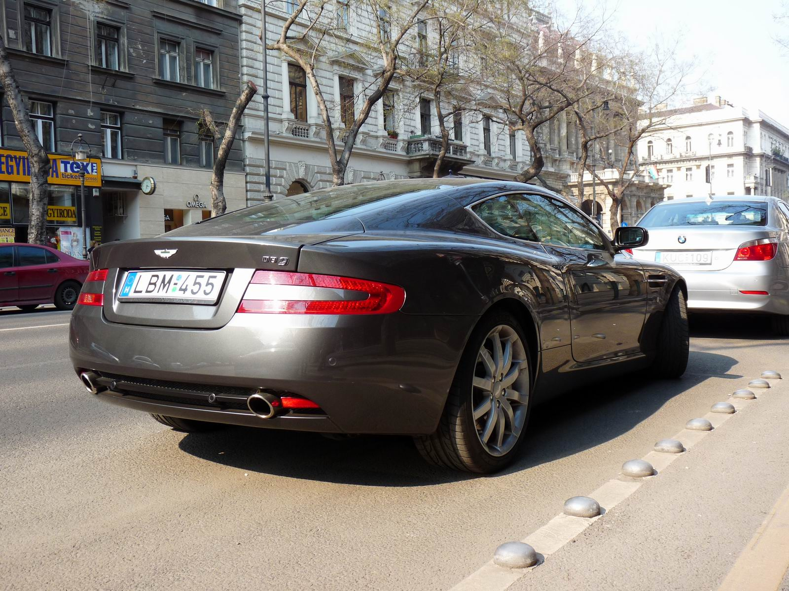 Aston Martin DB9