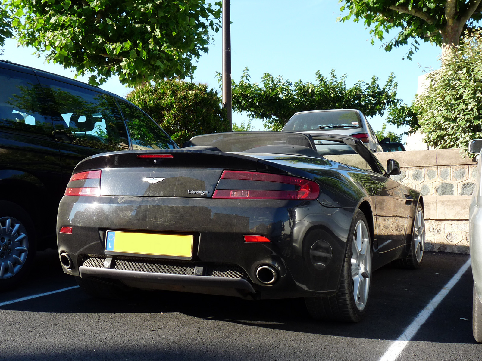 Aston Martin V8 Vantage Roadster