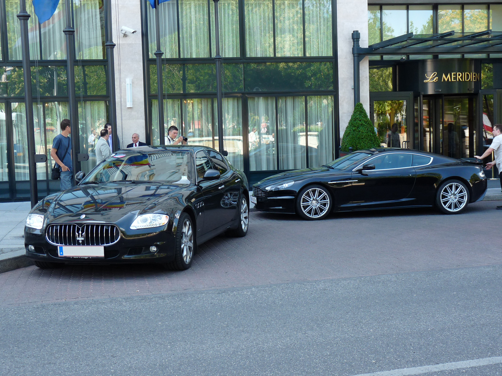 Maserati Quattroporte - Aston Martin DBS