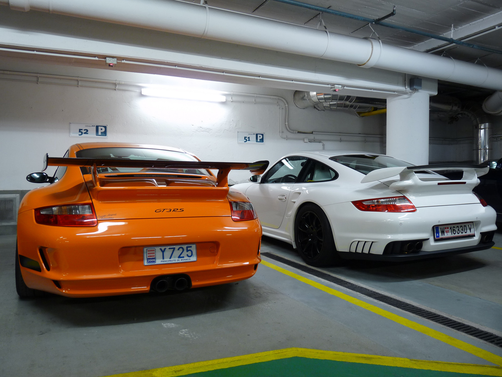 Porsche 911 GT3 RS - Porsche 911 GT2