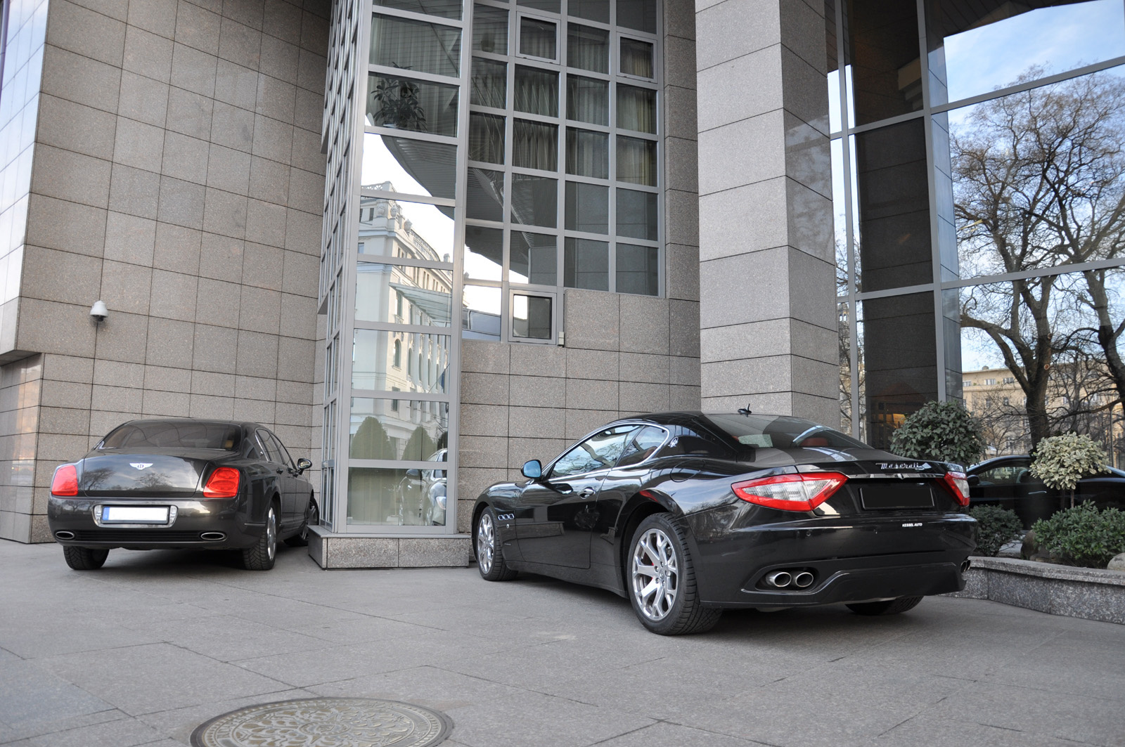 Bentley Continental Flying Spur - Maserati Granturismo