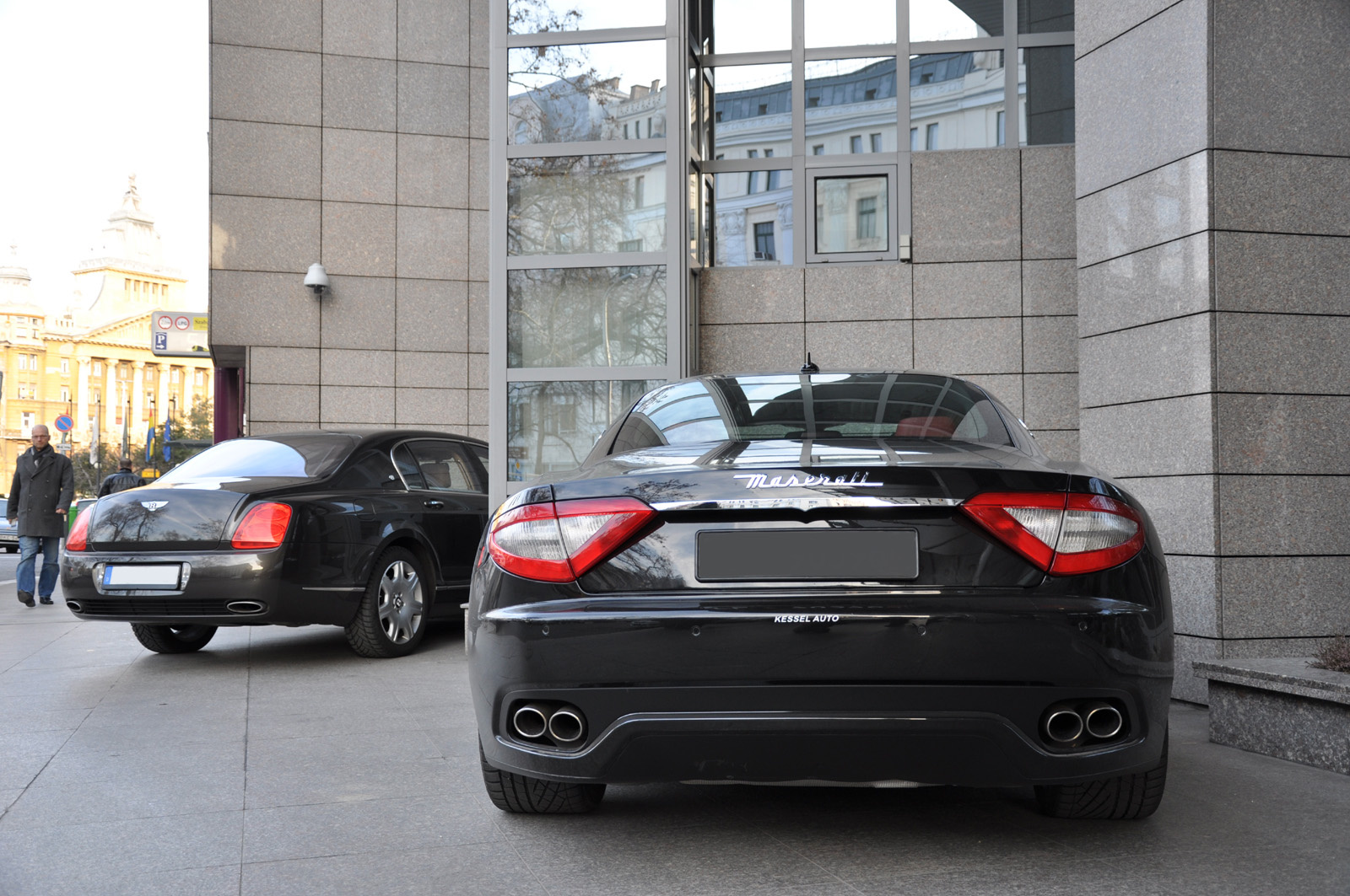 Maserati GranTurismo - Bentley Continental Flying Spur