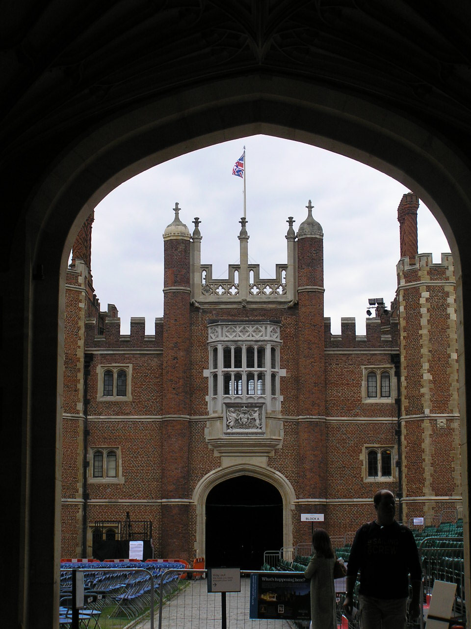 London 506 Hampton Court