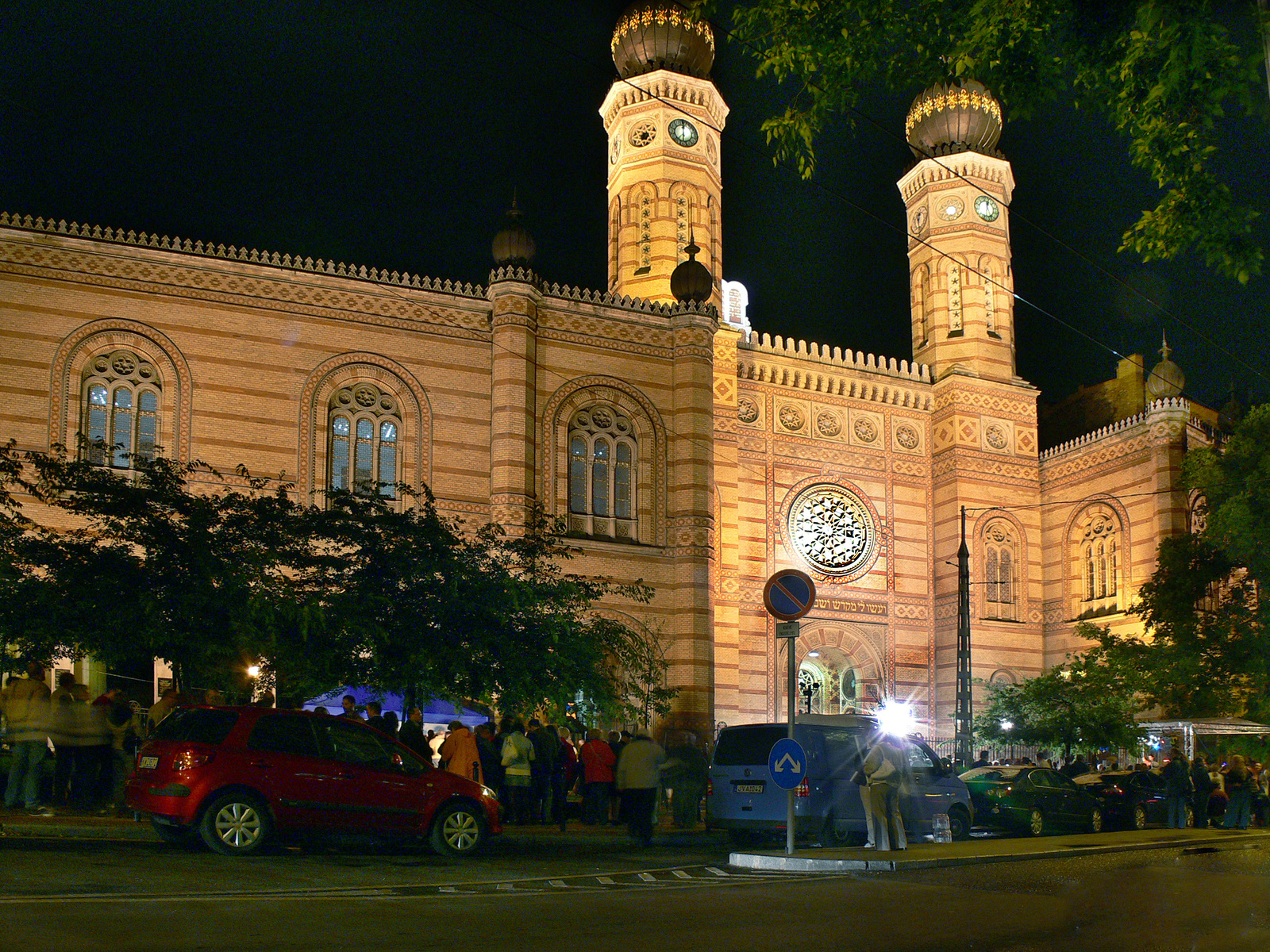 múzeumok éjszakája 2009 Zsinagóga díszkivilágításban