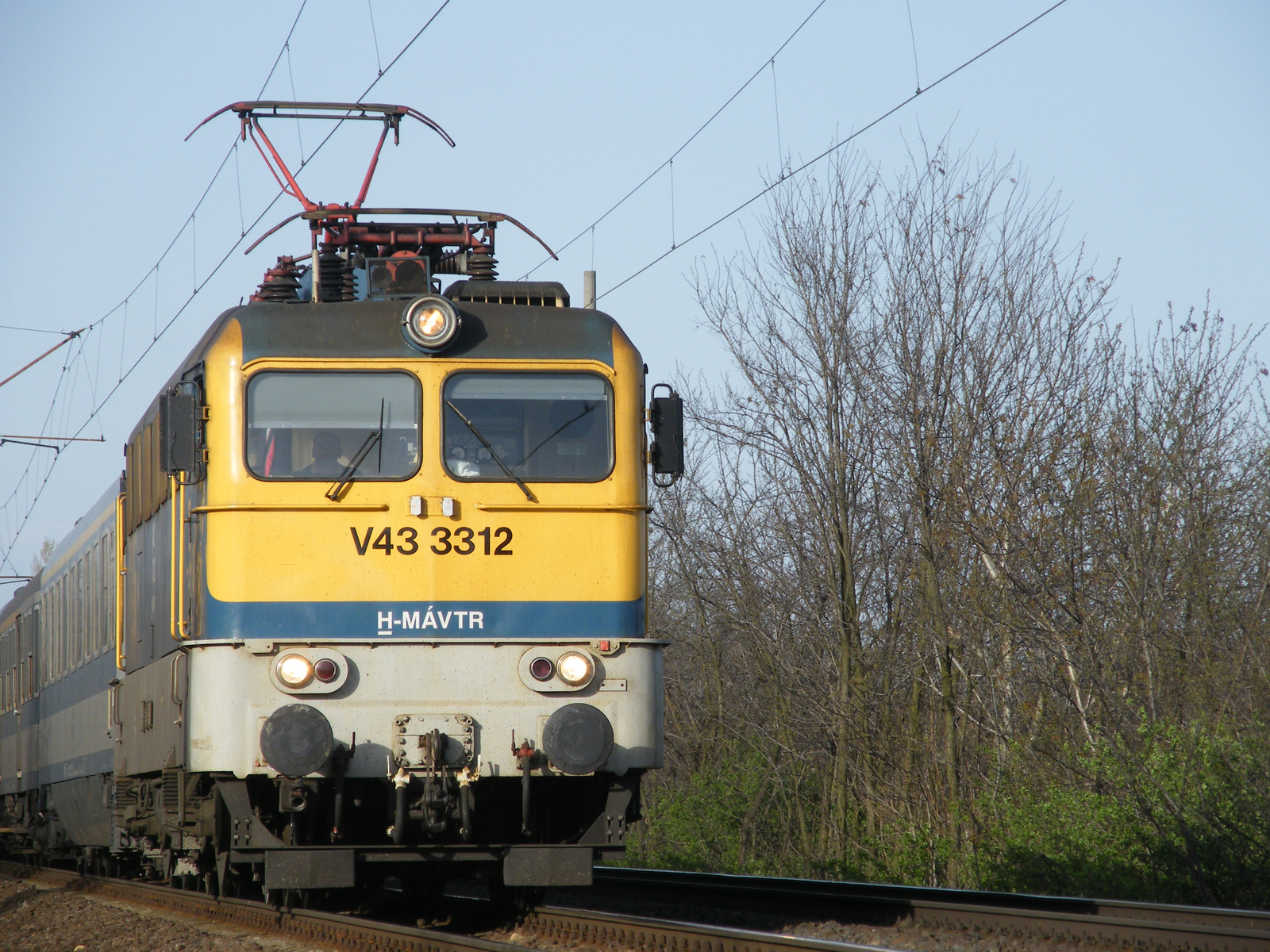 V43 3312 Szili