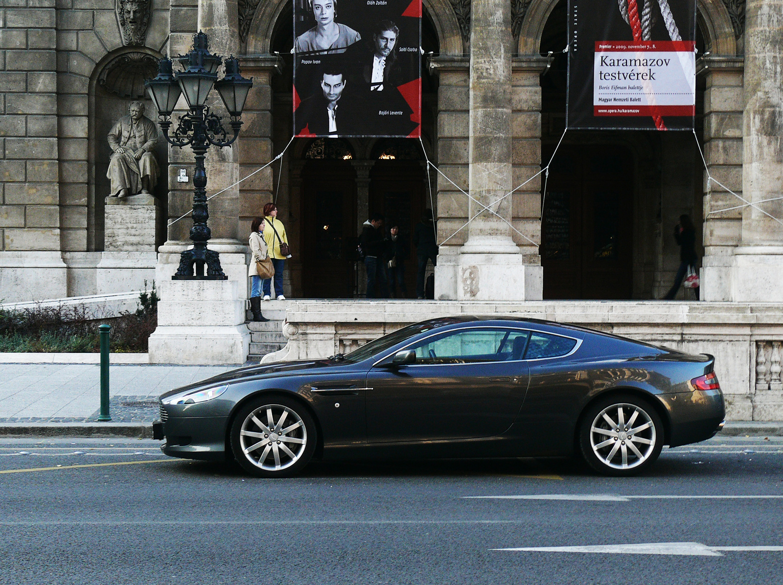 Aston Martin DB9