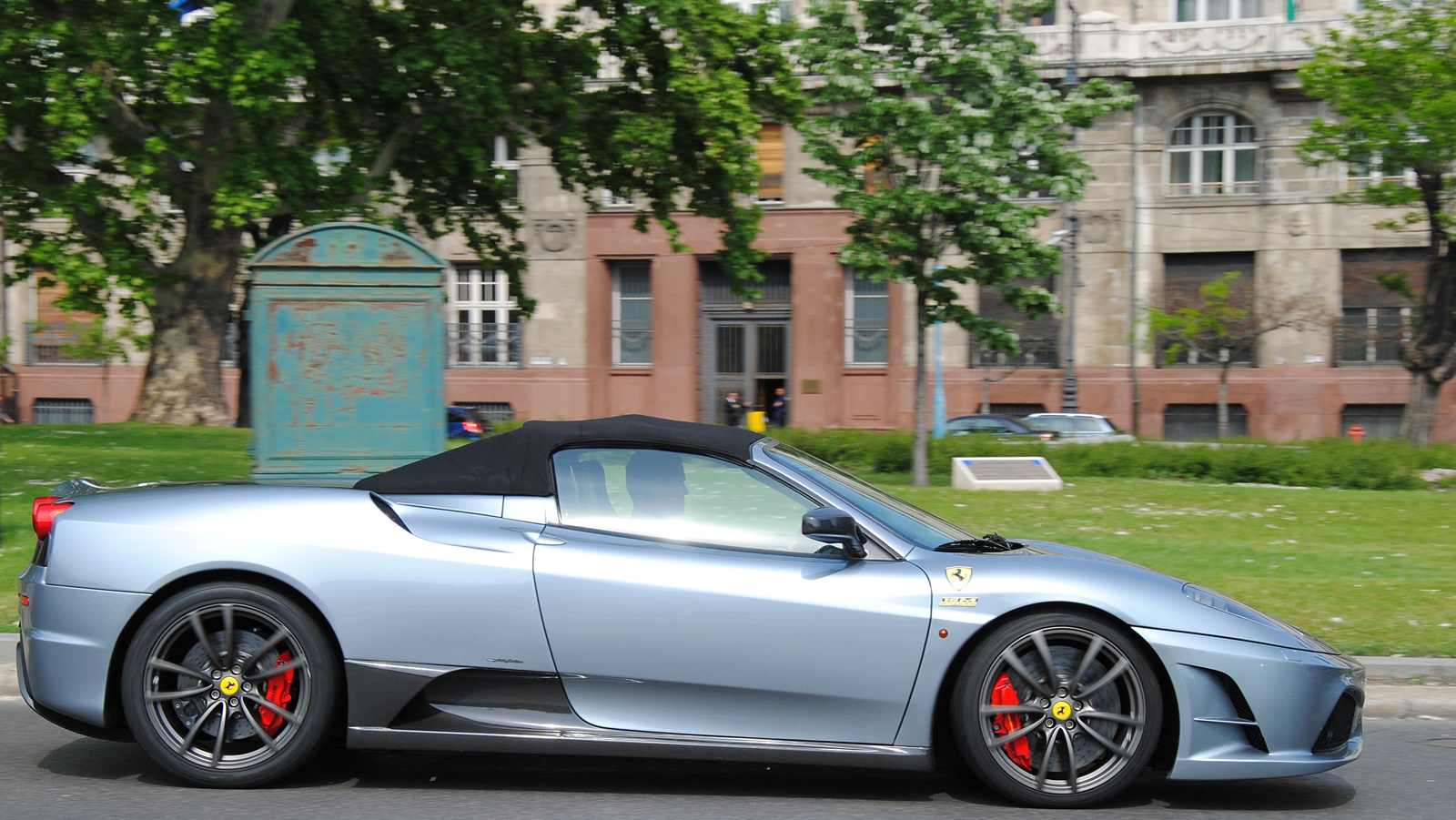 Ferrari Scuderia Spider 16M