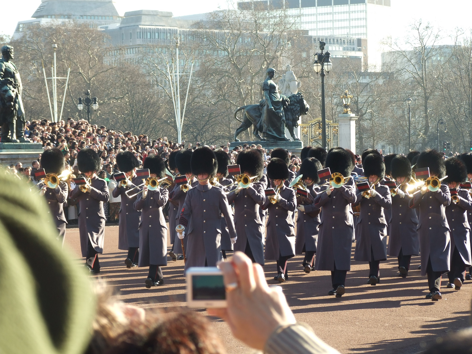 Őrségváltás, Buckingham Palace