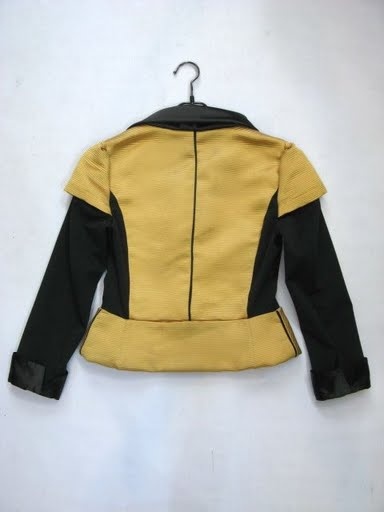 90728A-26 LV YELLOW POLYESTER COAT SIZE 2 4 6(BACK) PRICE USD 44