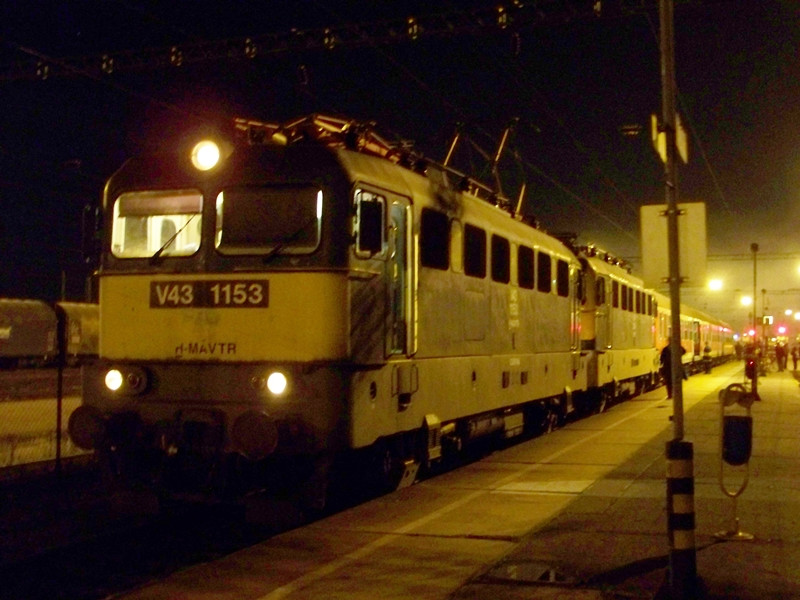 V43 - 1153 + V43 - 3224 Dombóvár (2010.10.22).