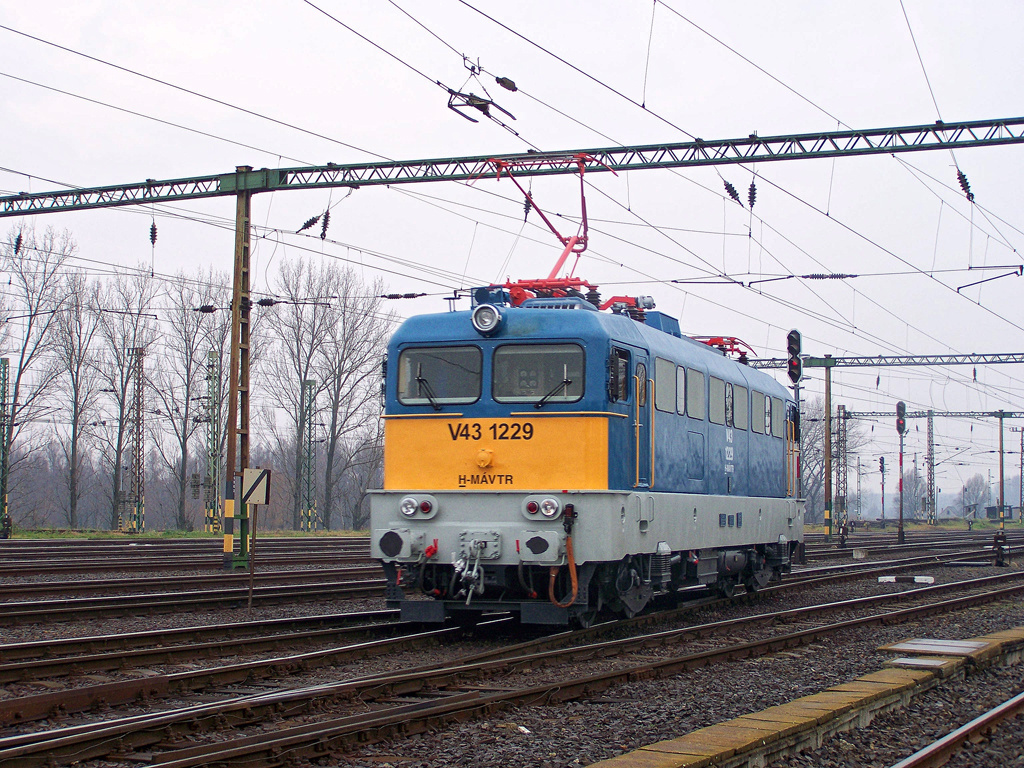 V43 - 1229 Dombóvár (2010.11.17)03.