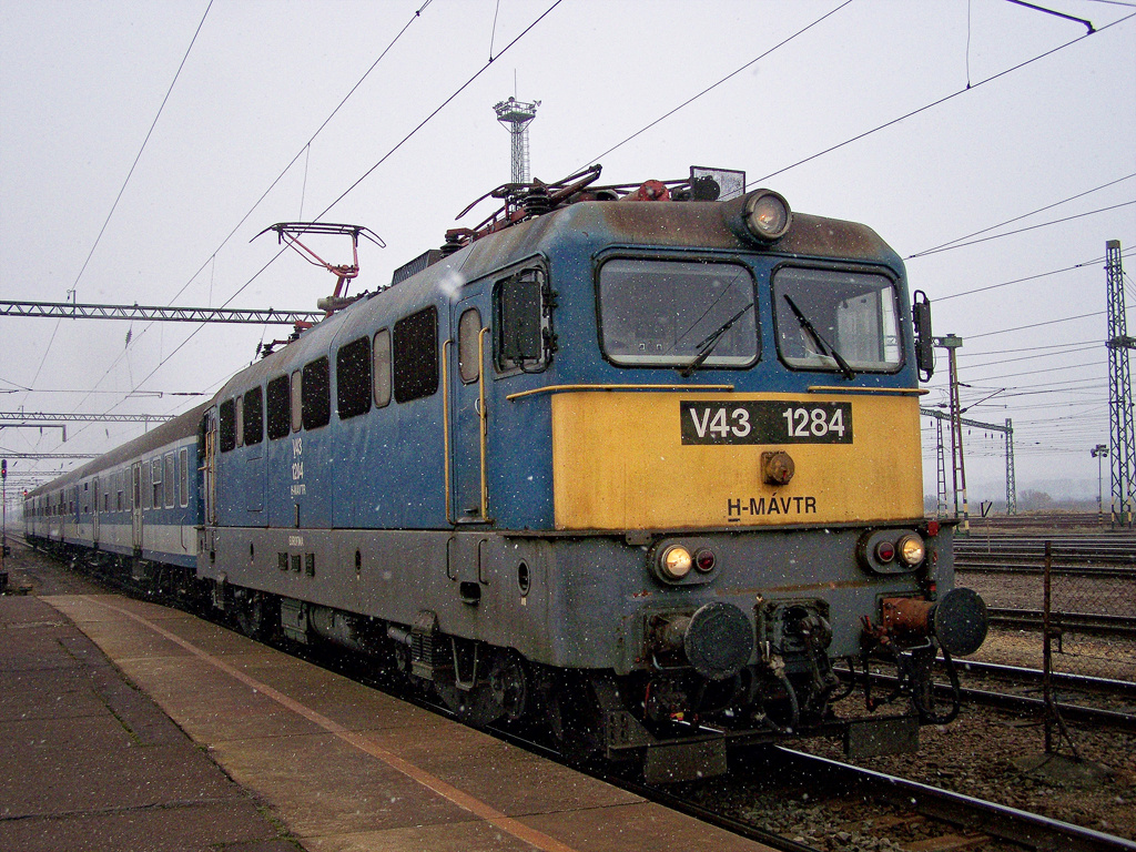 V43 - 1284 Dombóvár (2011.03.02).