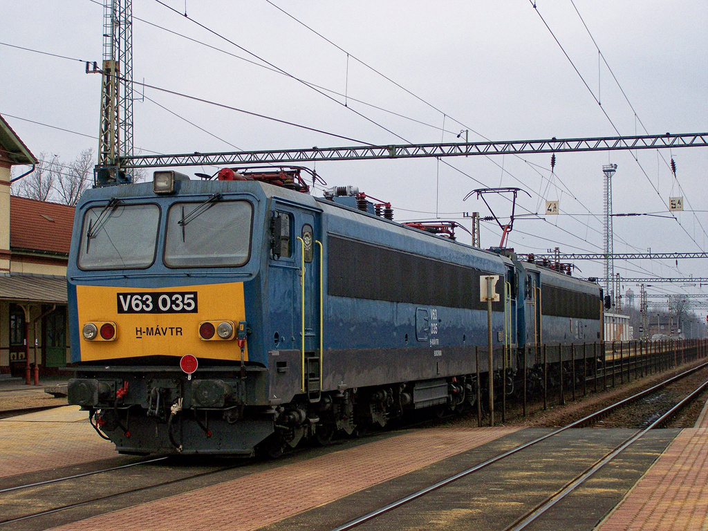 V63 - 035 Dombóvár (2011.03.03.)01.