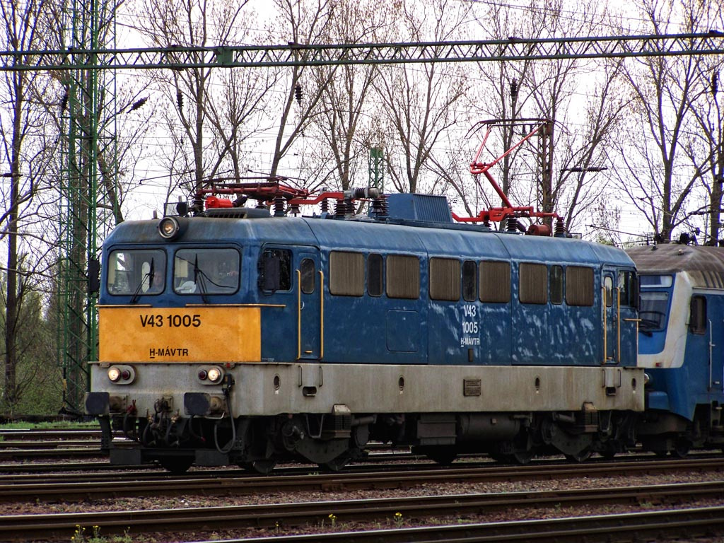 V43 - 1005 Dombóvár (2011.04.05).