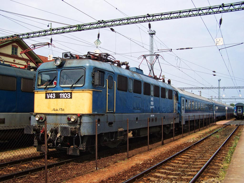 V43 - 1103 Dombóvár (2011.05.18).