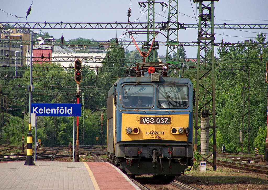 V63 - 037 Kelenföld (2011.05.21)03