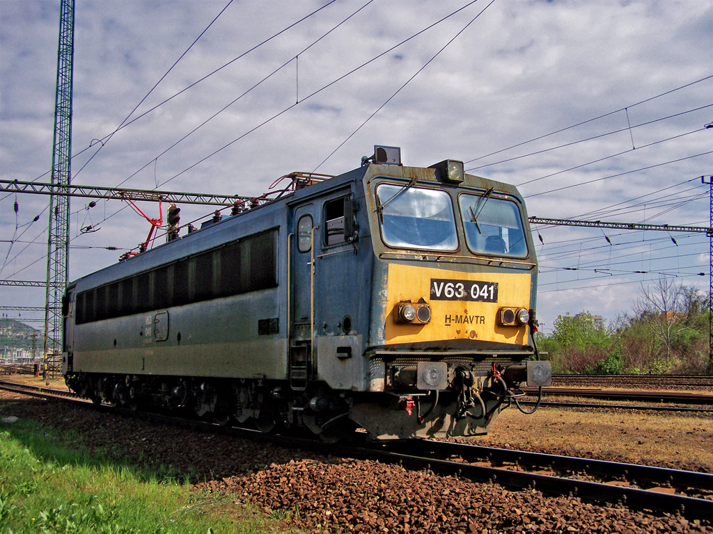 V63 - 041 Kelenföld (2011.04.16)02