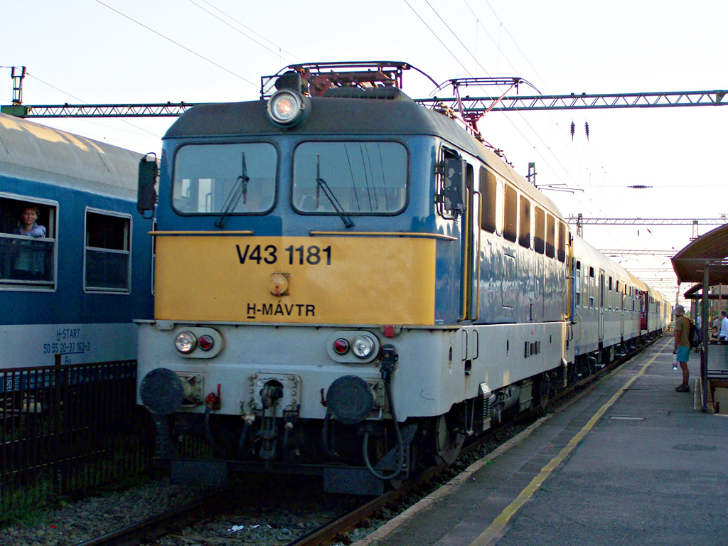 V43 - 1181 Székesfehérvár (2011.07.09).