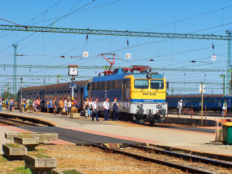 V43 - 3316 Dombóvár (2009.08.21)