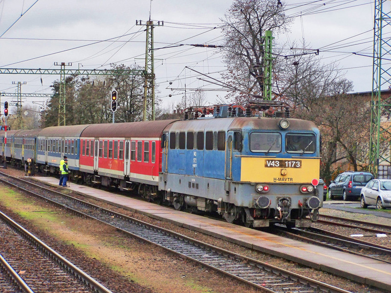 V43 - 1173 Dombóvár (2009.11.10)02.