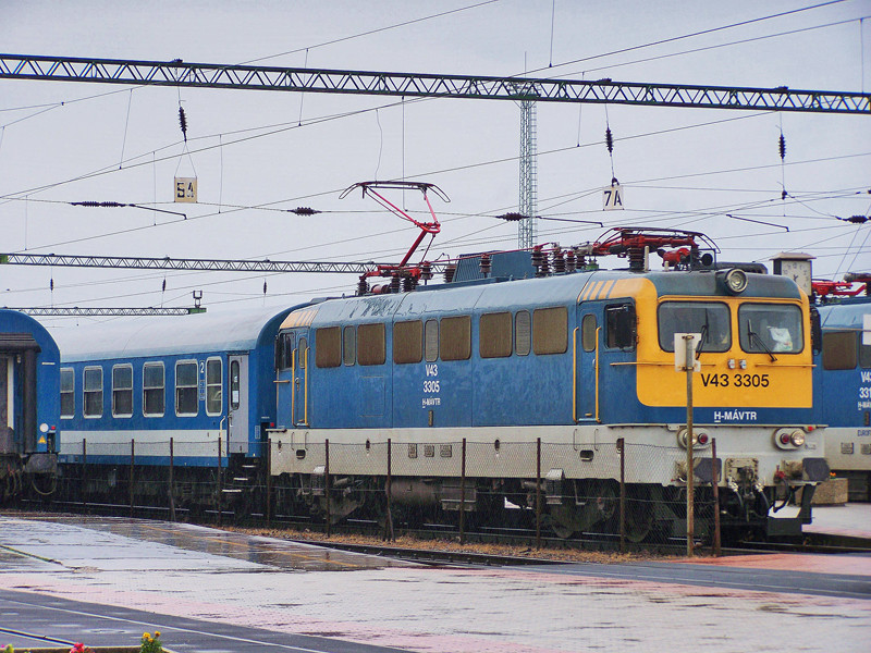 V43 - 3305 Dombóvár (2010.05.17)01.