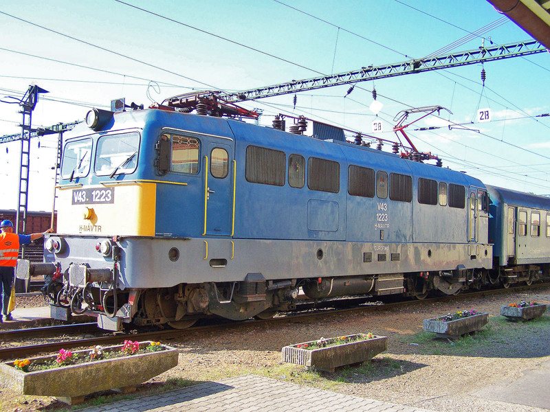 V43 - 1223 Dombóvár (2010.05.25).