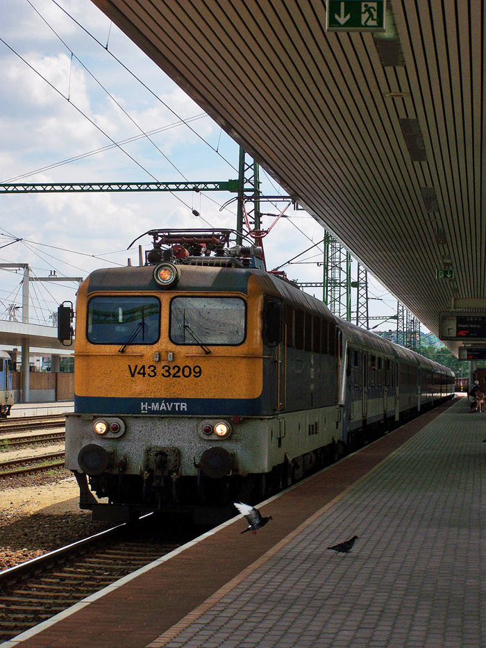 V43 - 3209 BP Kelenföld (2010.07.04)01.