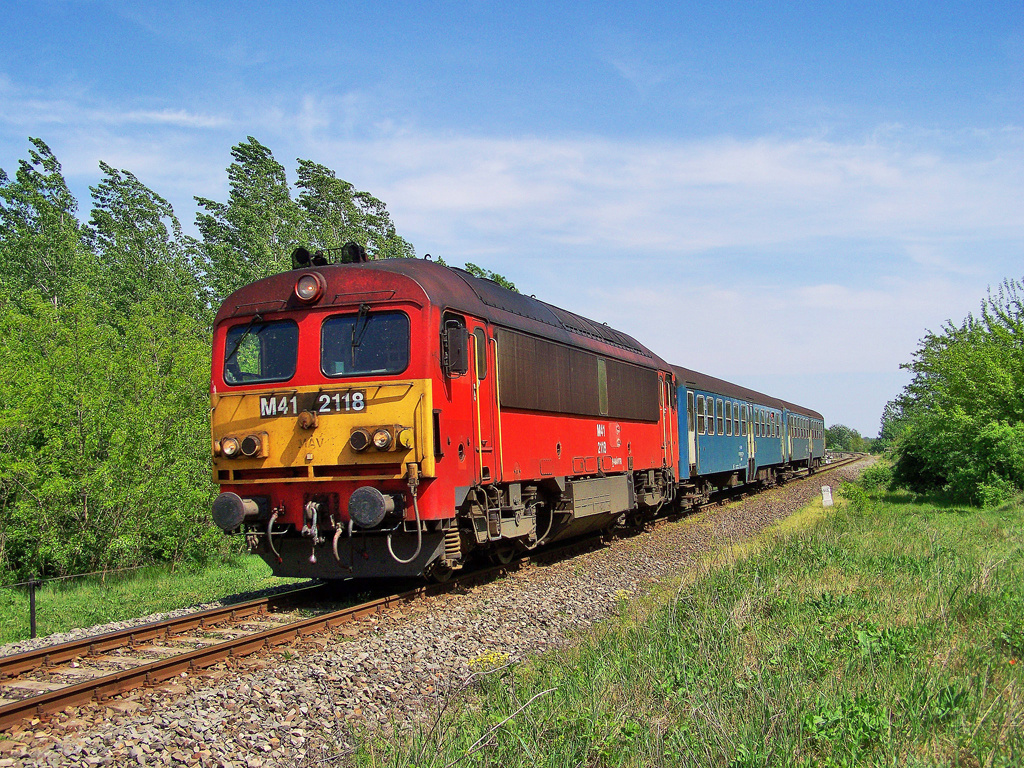 M41 - 2118 Alsónyék (2009.04.27).