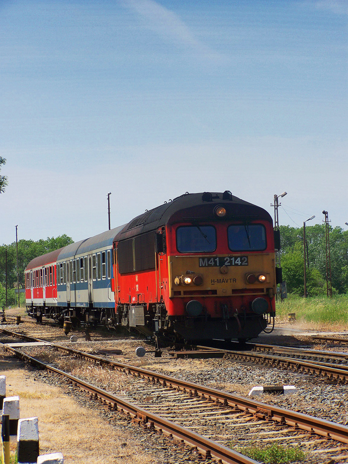 M41 - 2142 Bátaszék (2009.05.11)02