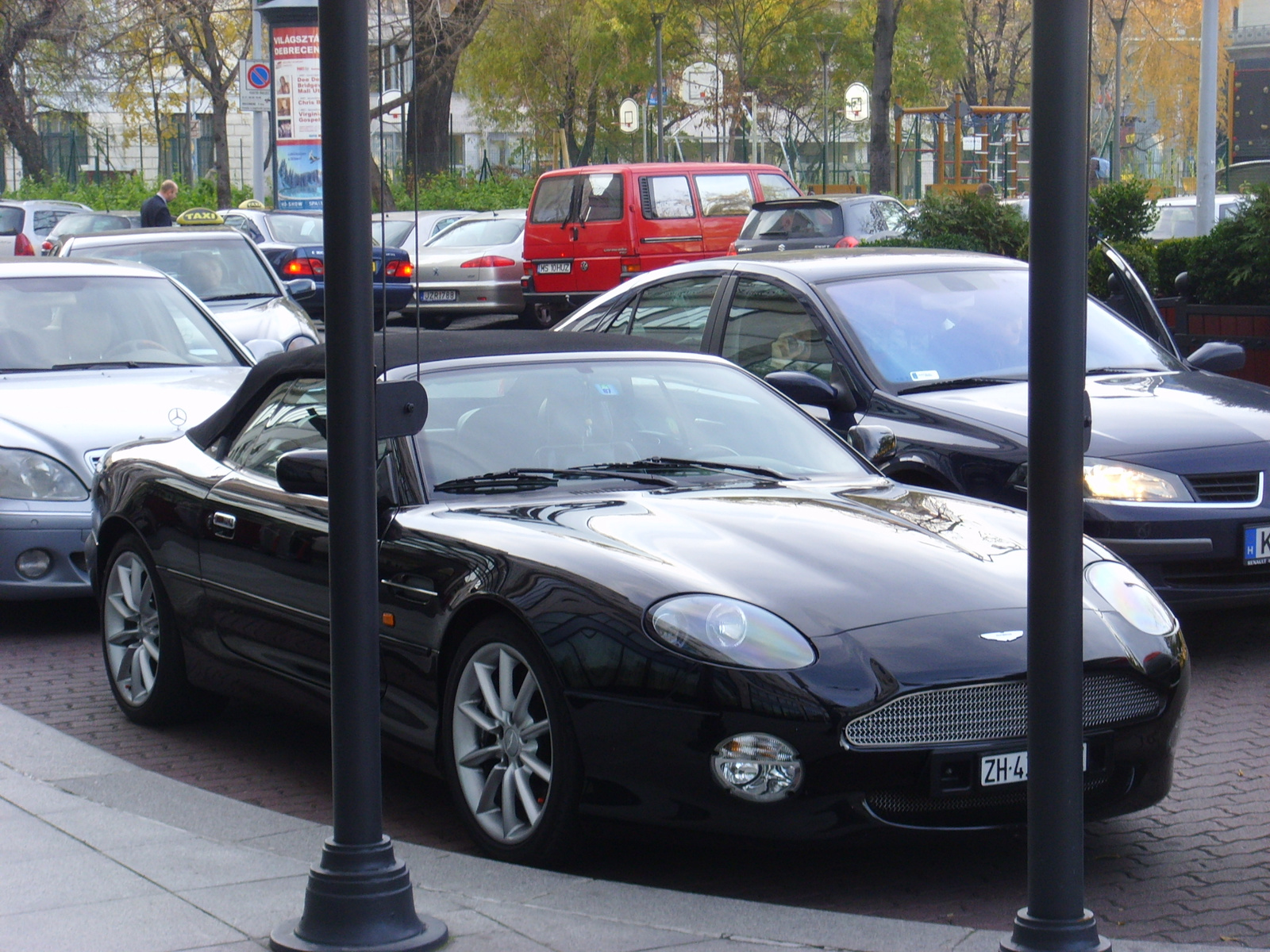 ASTON MARTIN VOLANTE