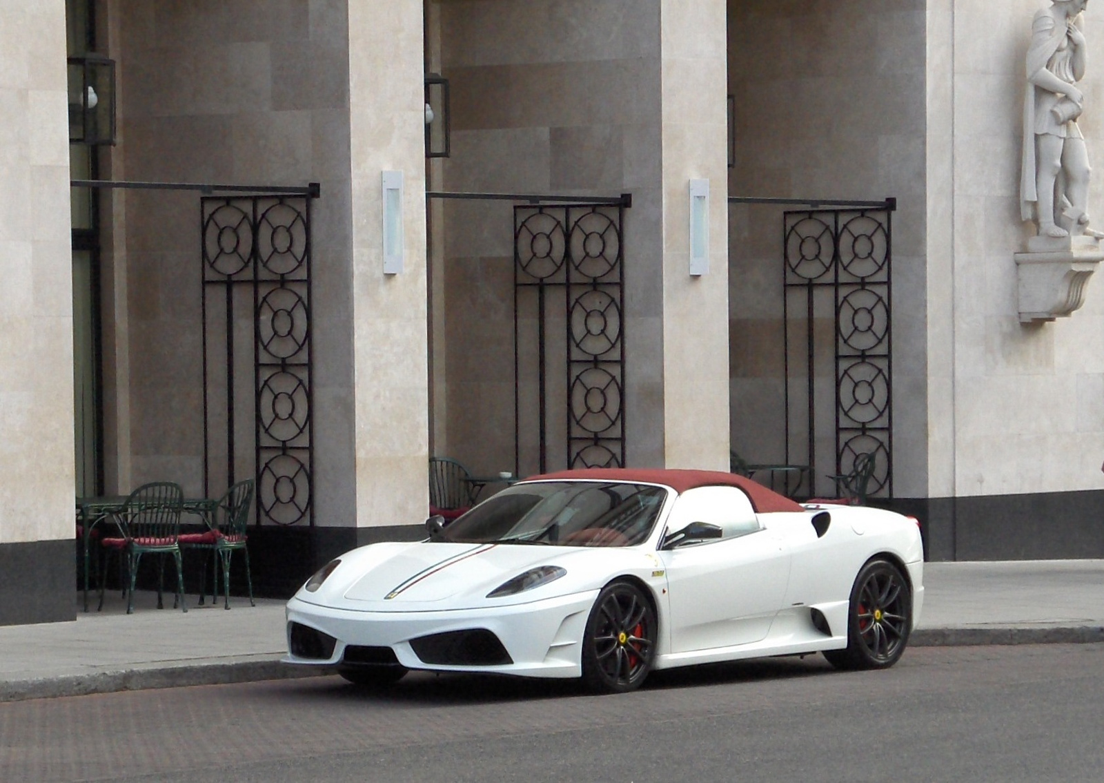 Ferrari Scuderia Spider 16M