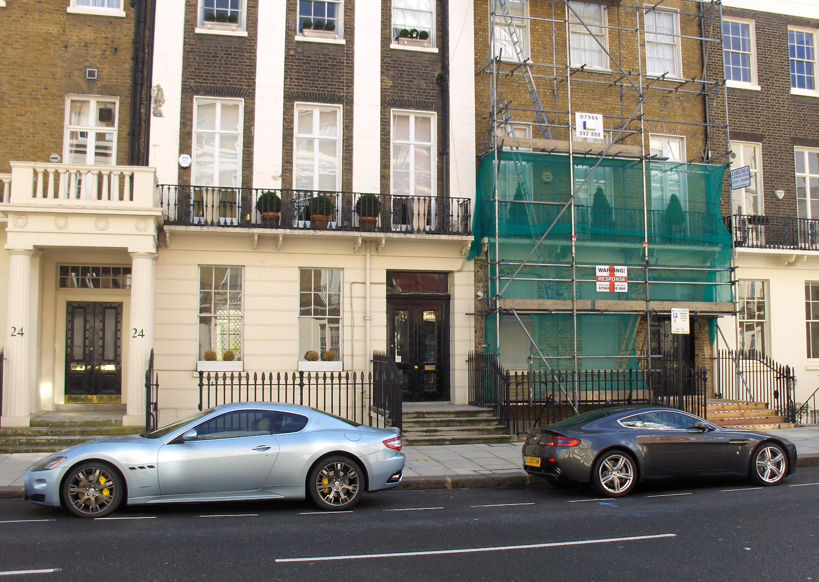 Maserati GranTurismo S - Aston Martin V8 Vantage