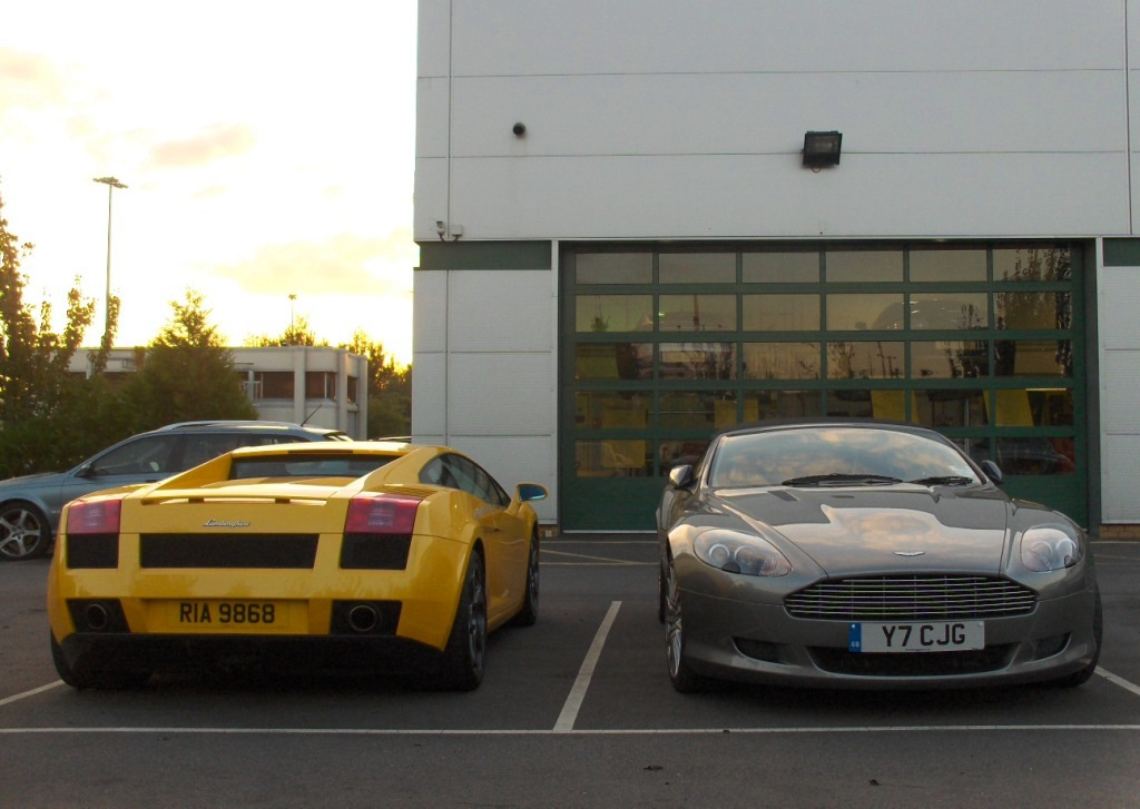 Lamborghini Gallardo - Aston Martin DB9 Volante