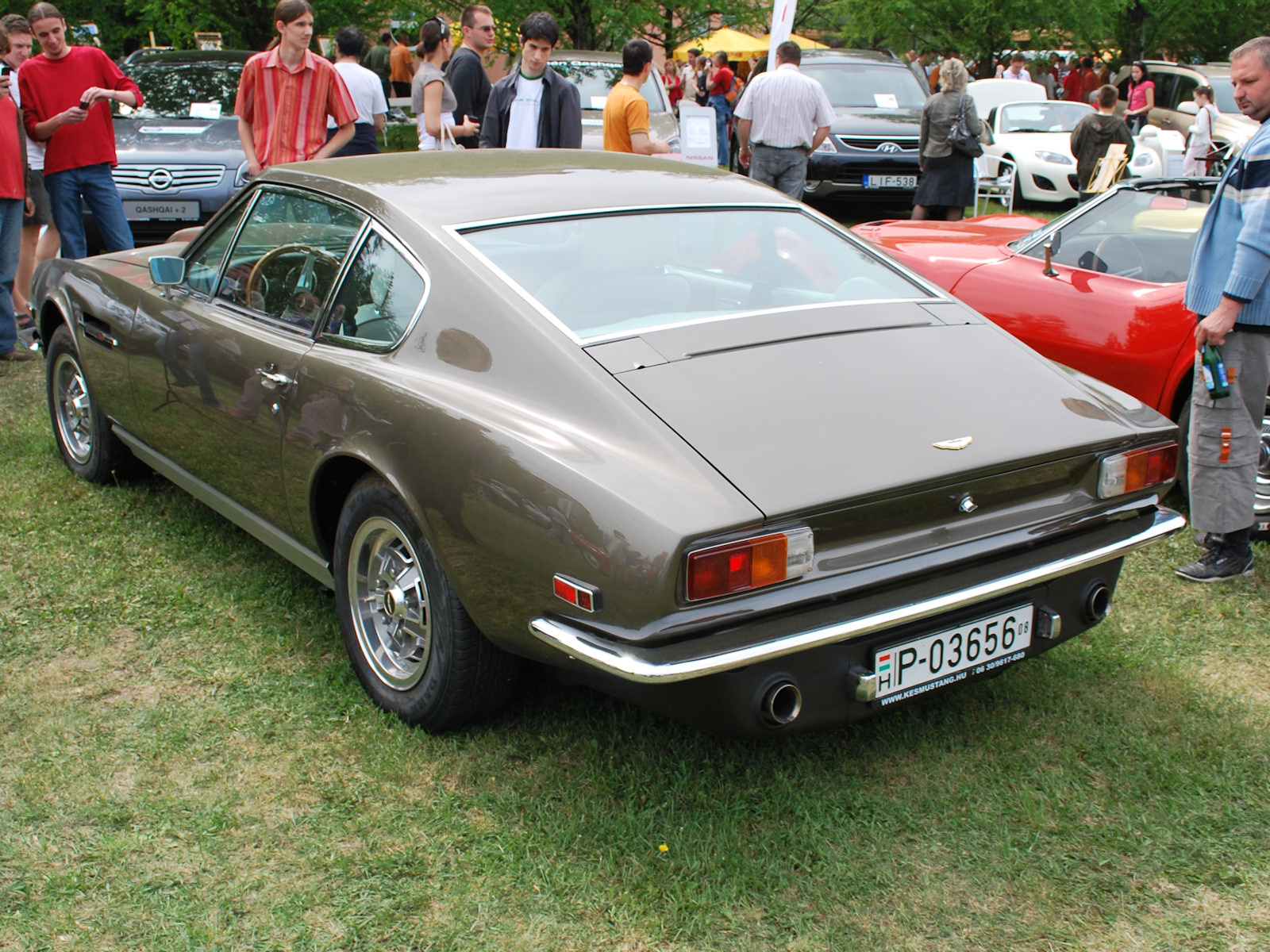 Aston Martin V8