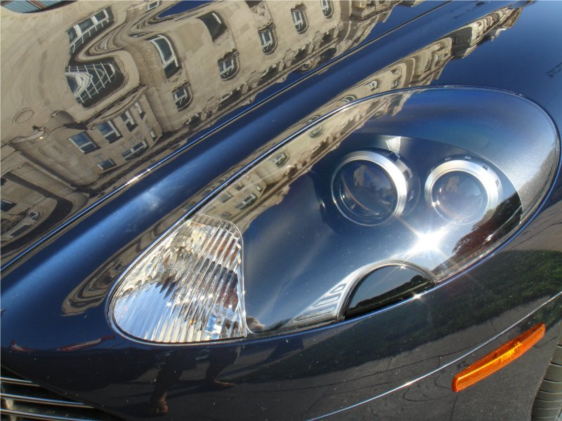 Aston Martin DB9 Cabrio light