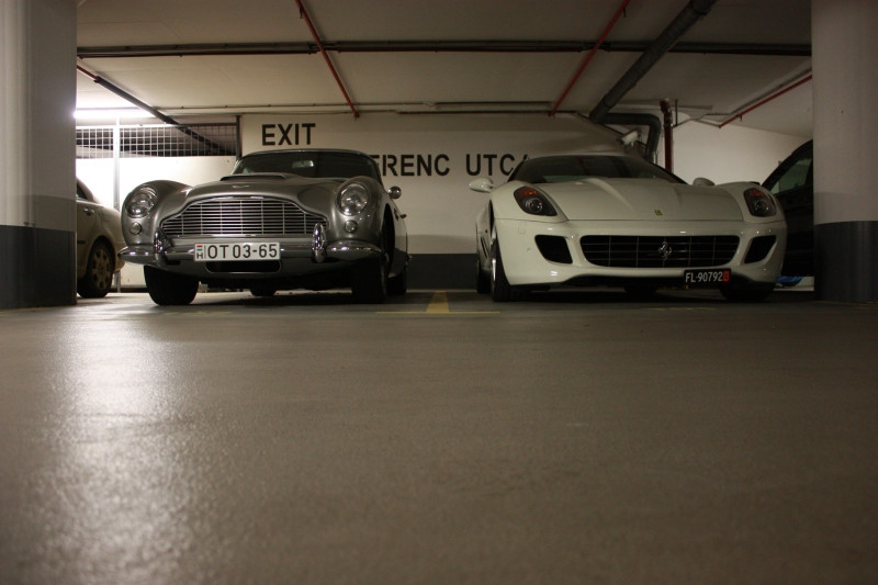 Aston Martin DB5 - Ferrari 599 GTB