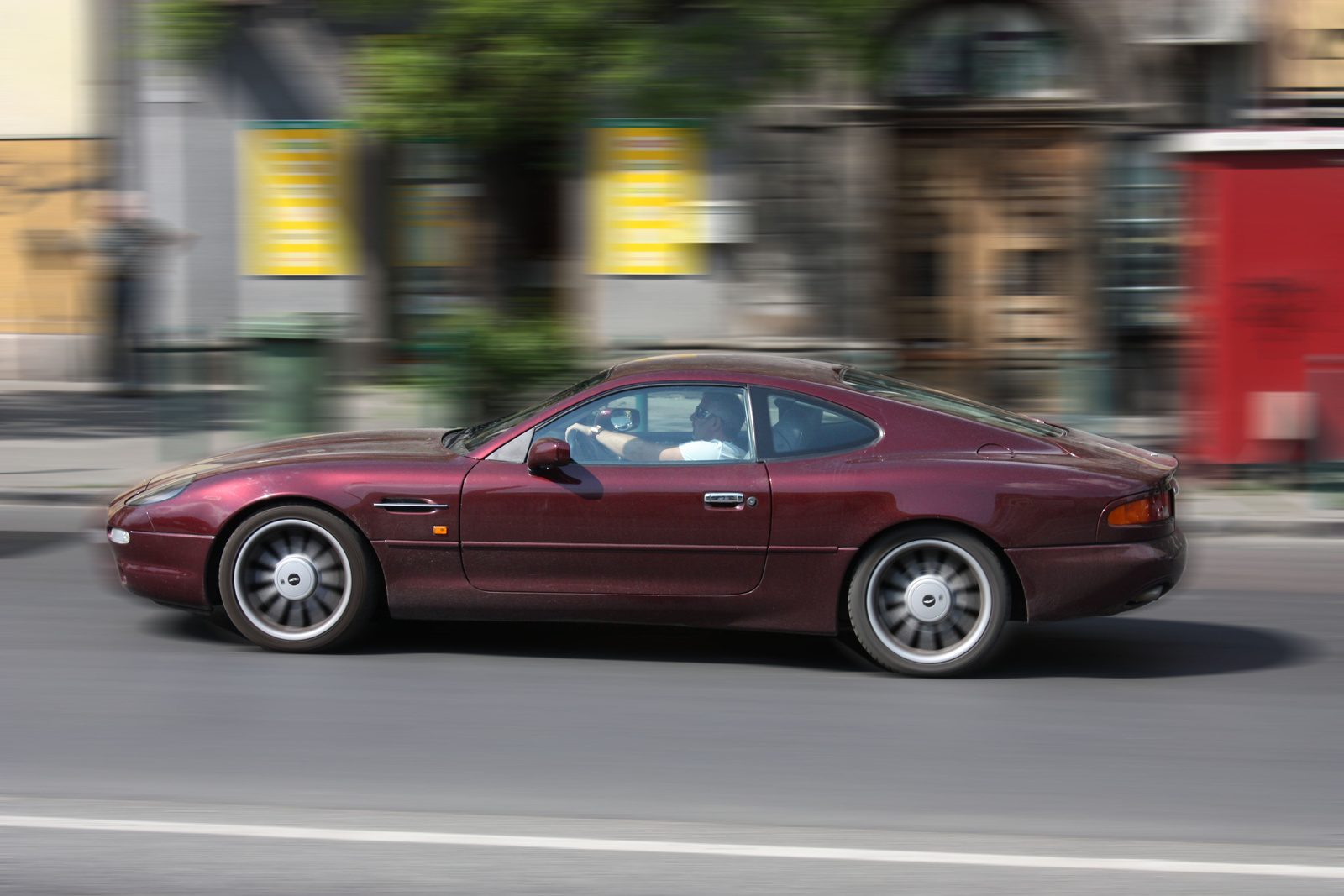 Aston DB7