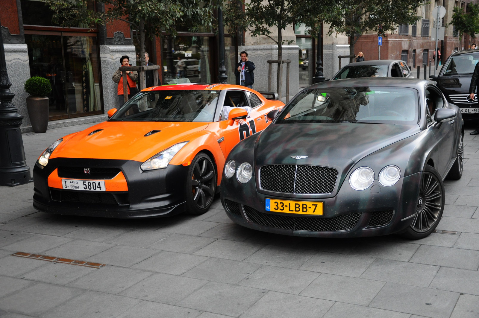 Dupla 171 Nissan GTR & Bentley GT Speed