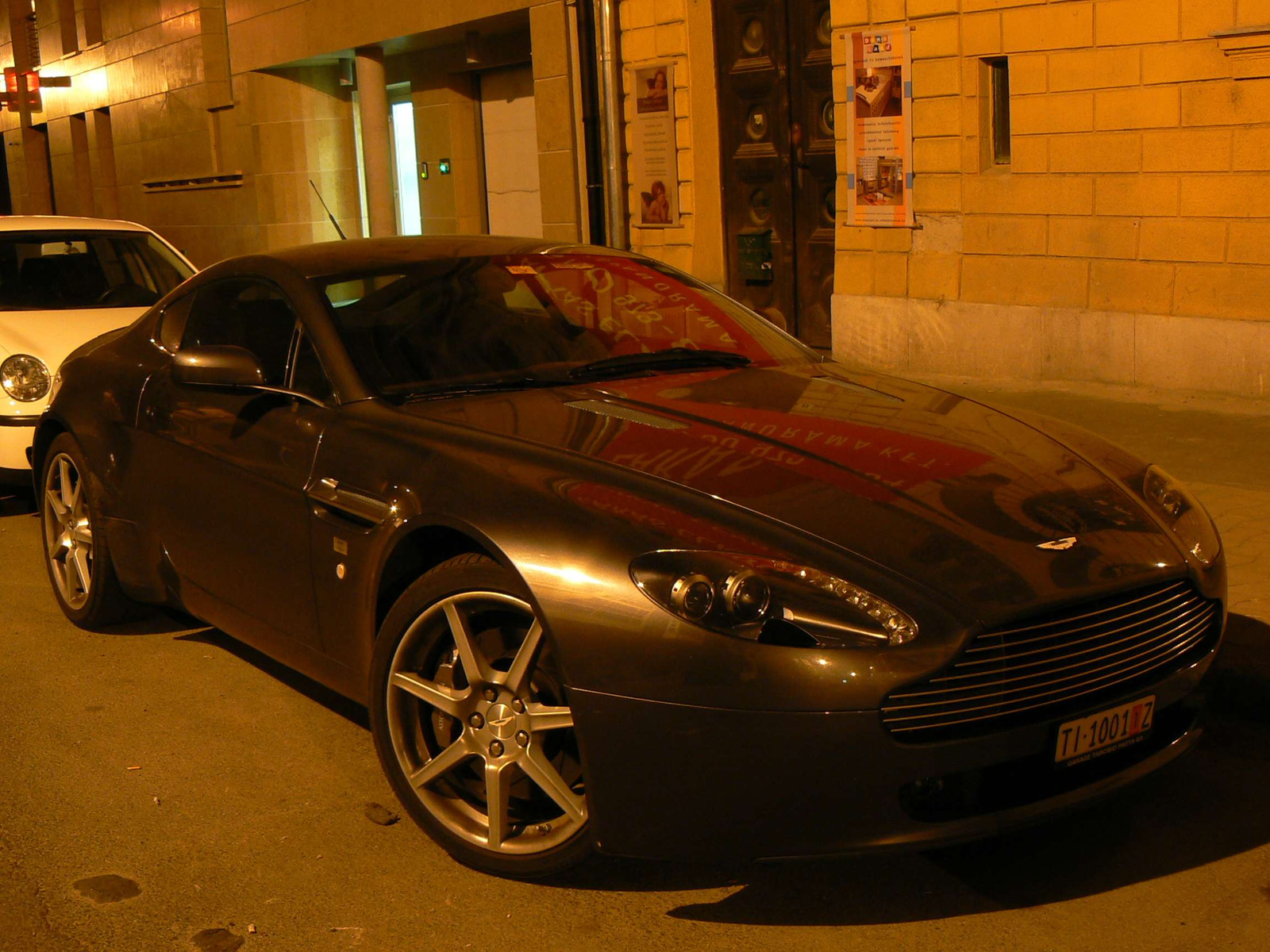 Aston Martin Vantage 040