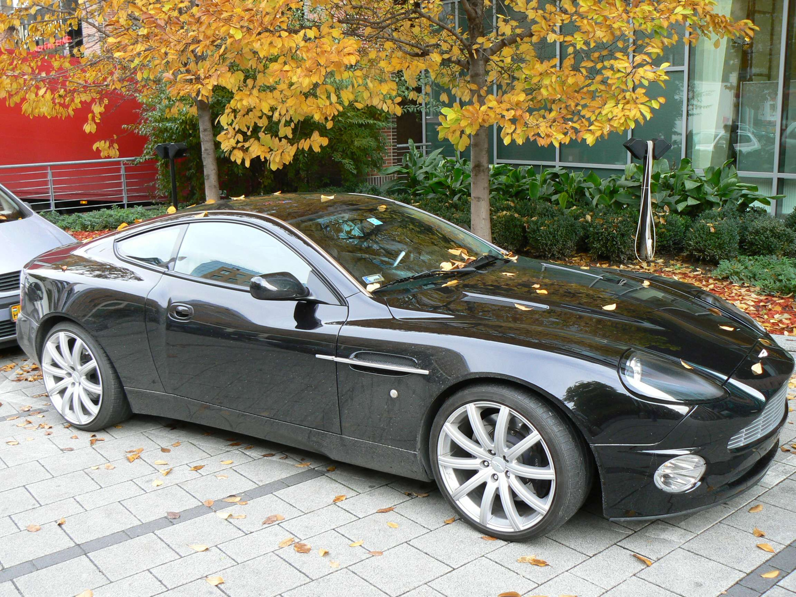 Aston Martin Vanquish 006