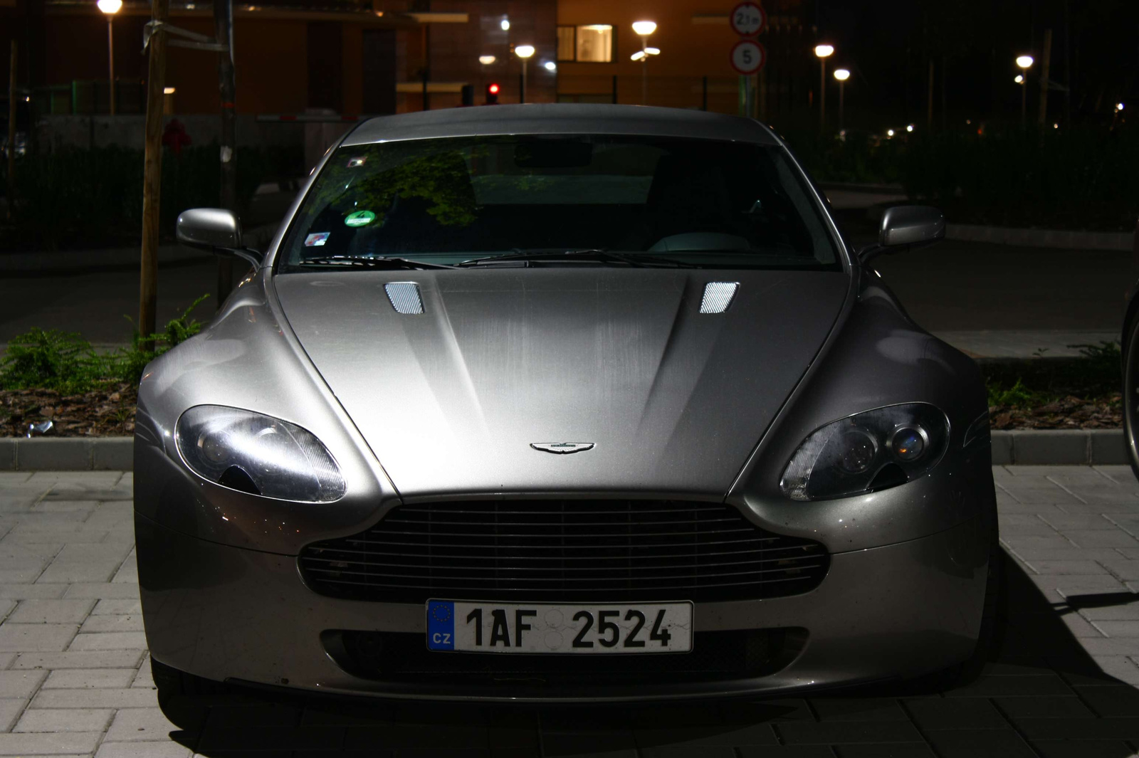 Aston Martin Vantage