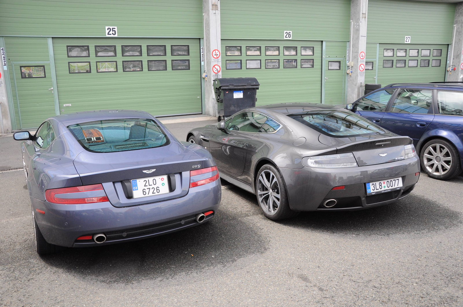 Aston MArtin DB9 - V12 Vantage