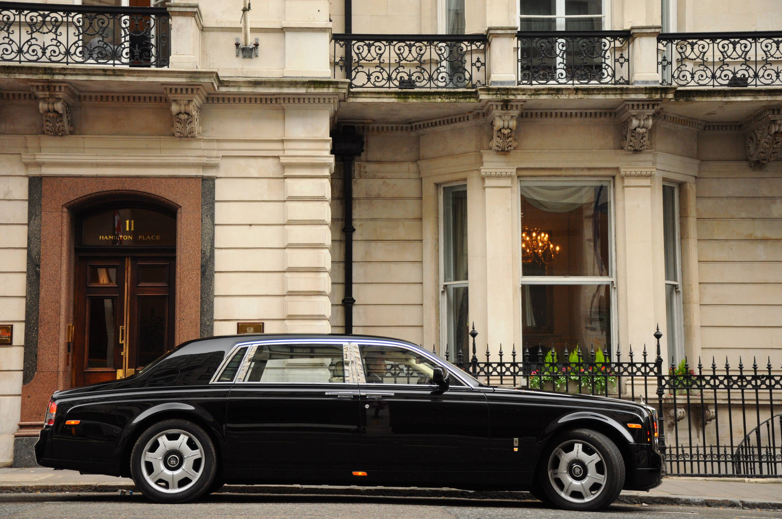 Rolls-Royce Phantom EWB