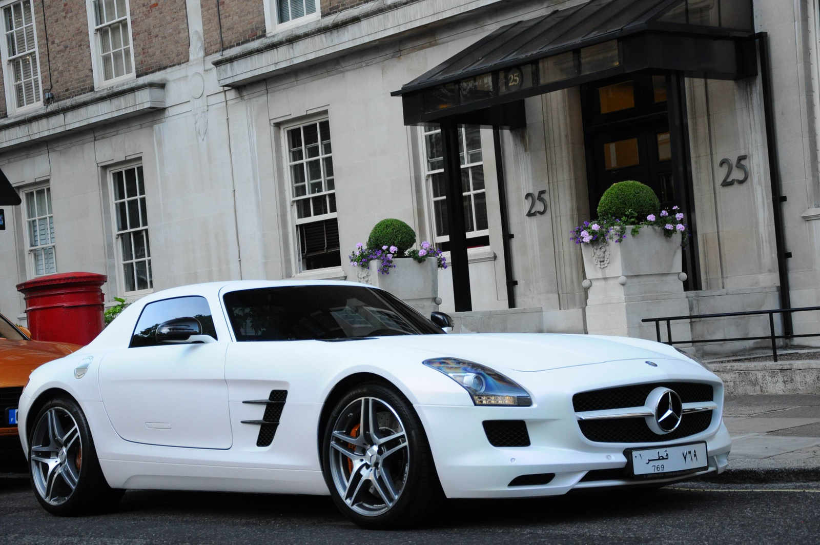 Mercedes SLS AMG