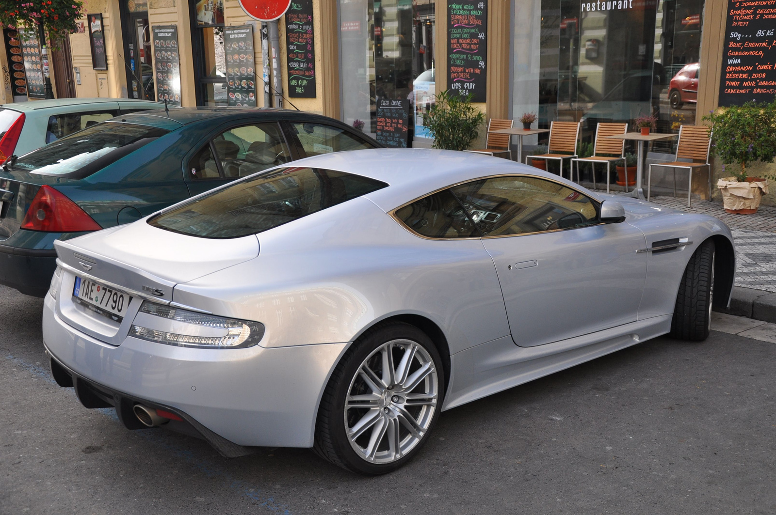 Aston Martin DBS