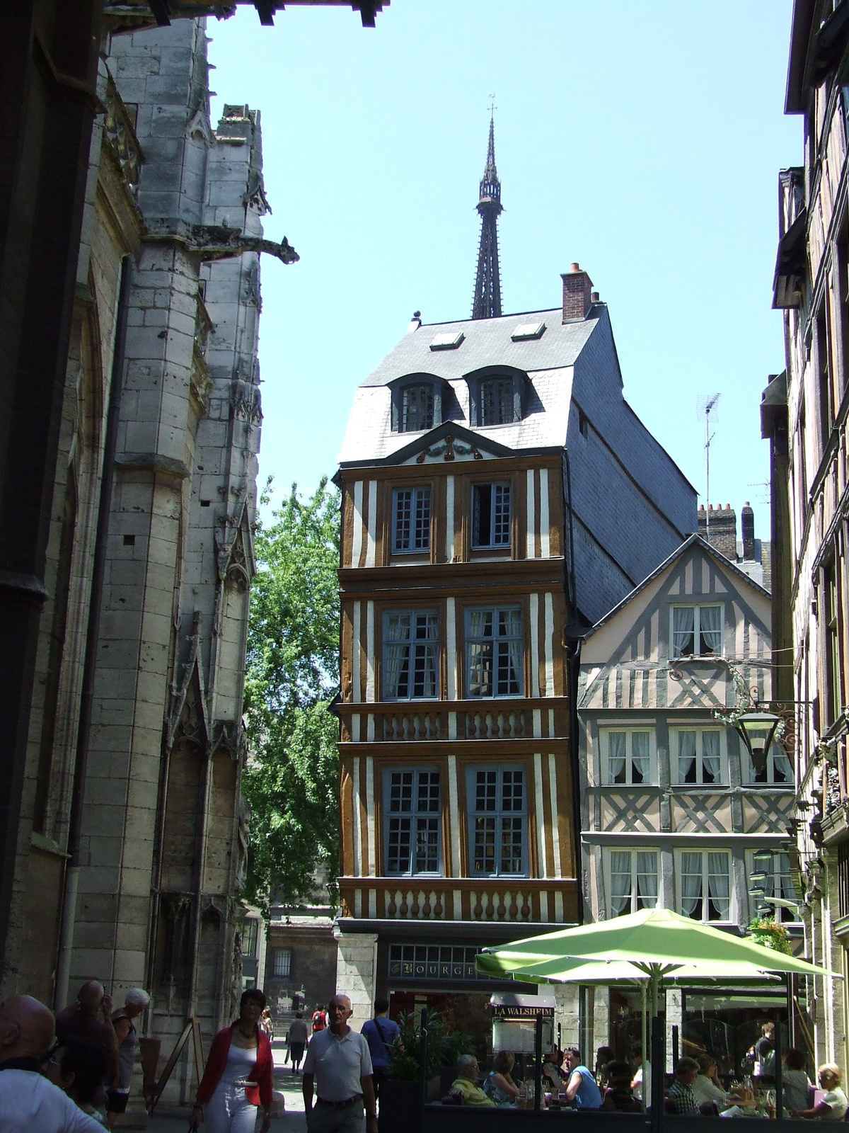 4. nap Rouen