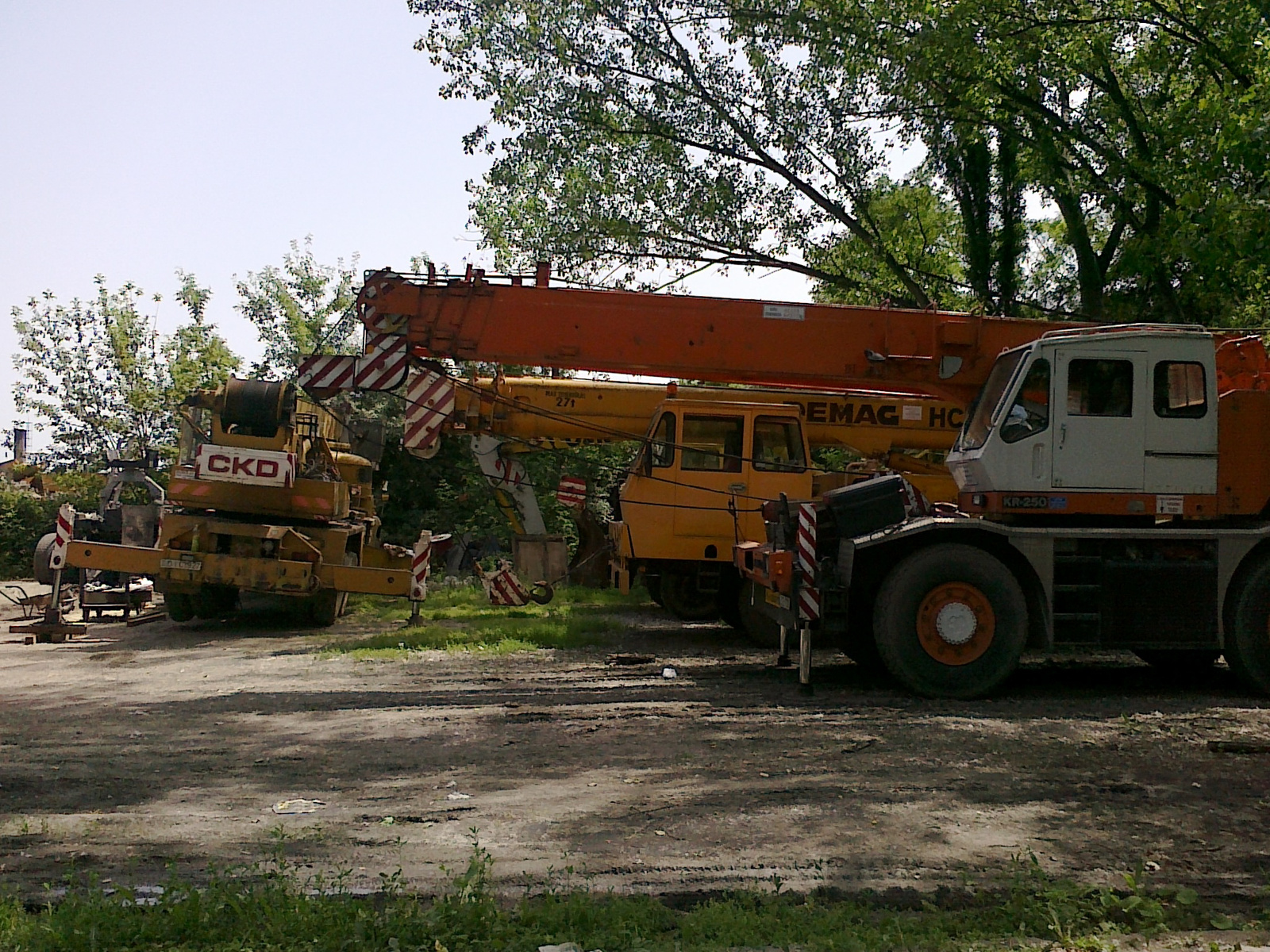 TATRA AD-20, KATO KR-250, DEMAG HC70