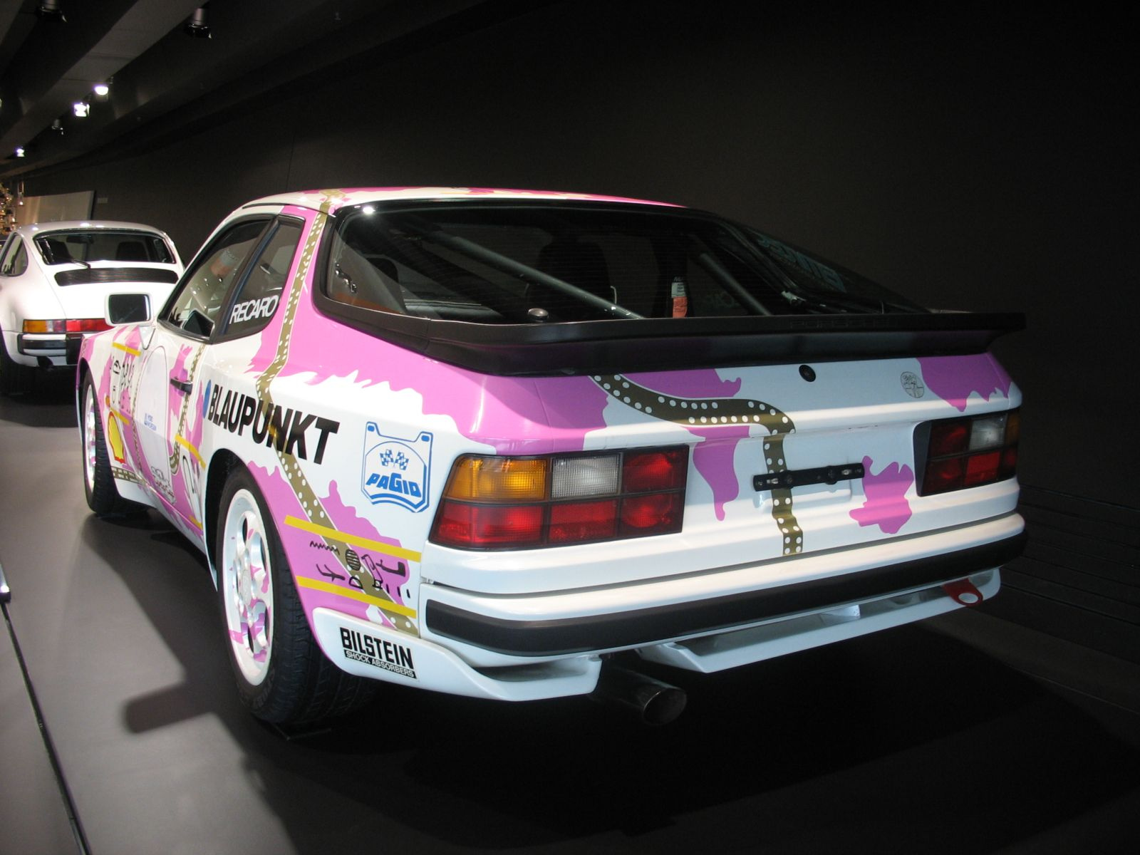 Porsche 944 "Pinky"