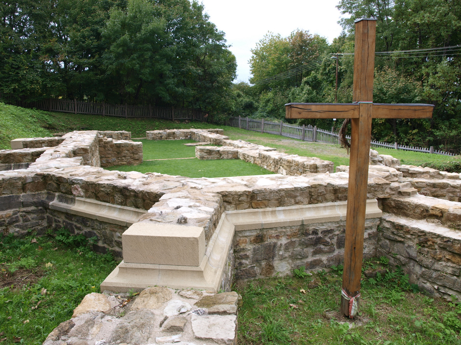 Klastrompuszta - Pálos kolostor romja (04)